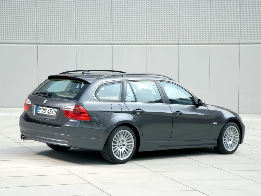  BMW 330i Touring 2006 года  (фото 1 из 1)